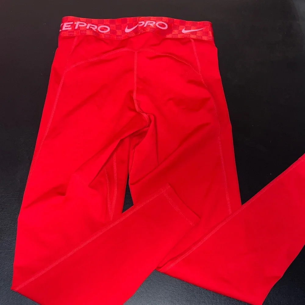 Nike checkered waistband Bright Red Leggings small - Picture 3 of 4
